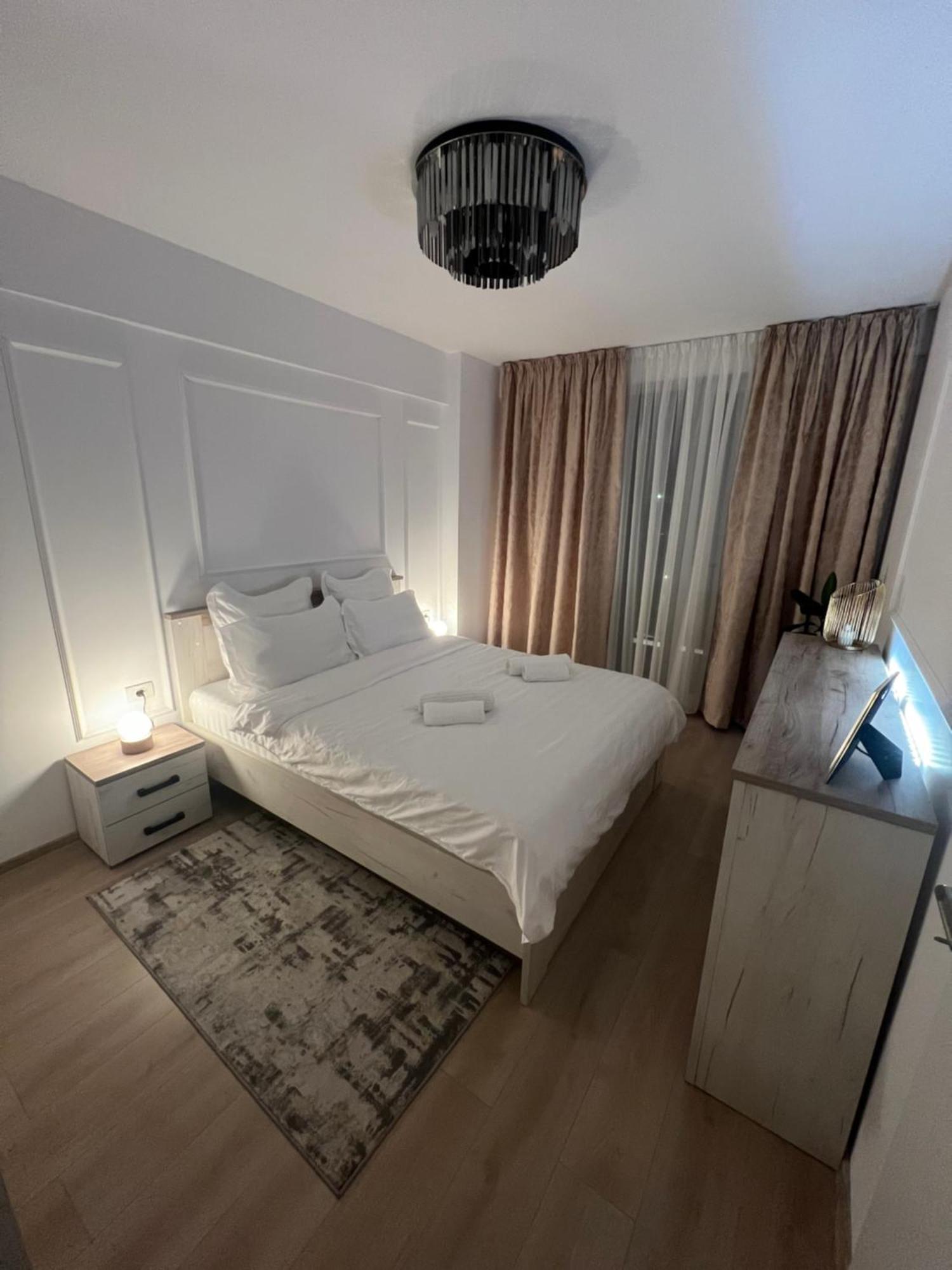 Apartament Modern In *